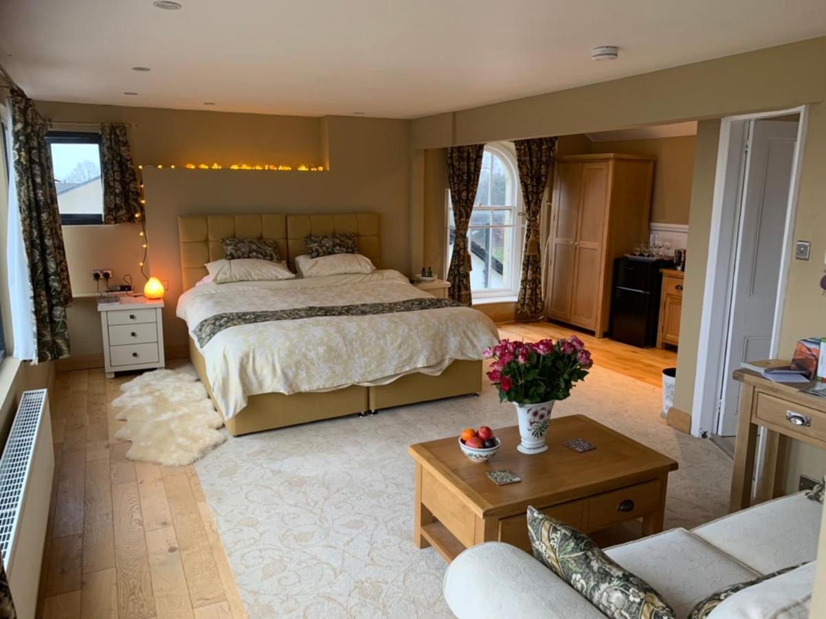 The Penthouse Bowness Luxury Loft Jacuzzi Bath & Complimentary Lakeview Spa Membership Extérieur photo