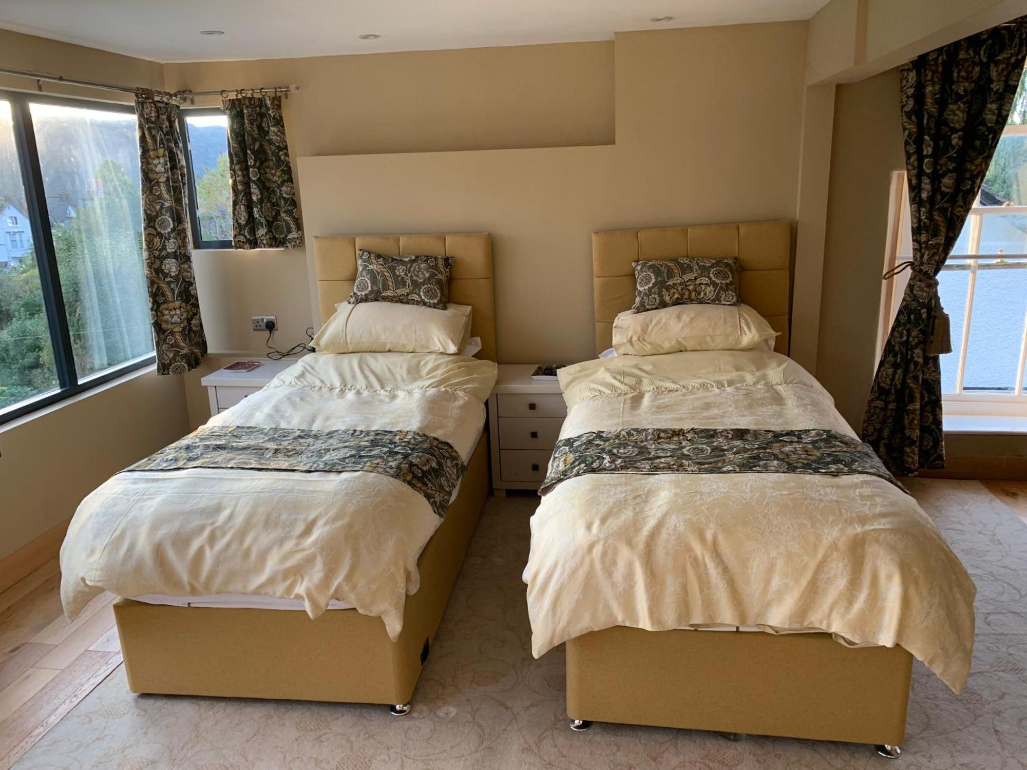 The Penthouse Bowness Luxury Loft Jacuzzi Bath & Complimentary Lakeview Spa Membership Extérieur photo